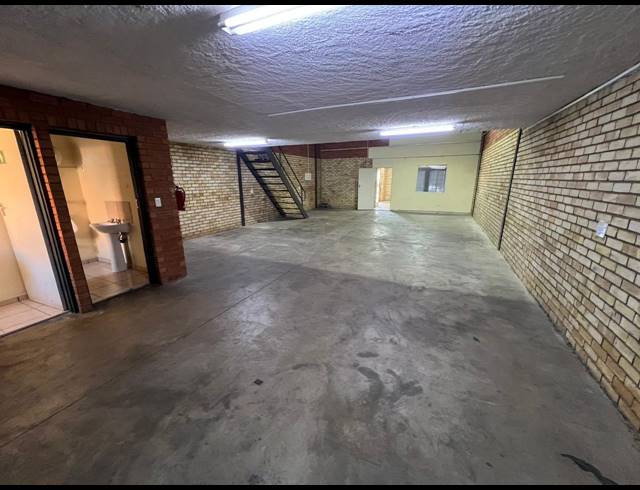 213M² WAREHOUSE TO LET IN HENNOPSPARK
